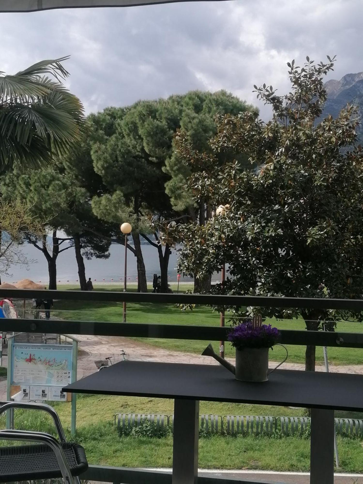 Appartement Lago Blu Riva del Garda Exterior photo